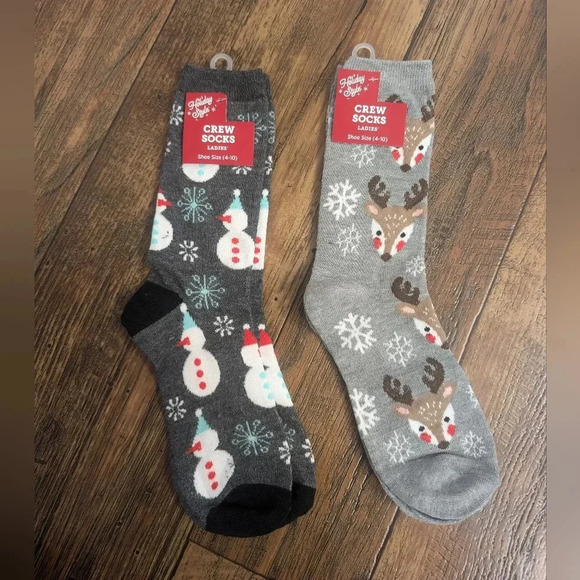 🎈3/$15🎈New Womens Holiday Christmas Socks 4-10 Snowman Snowflakes Reindeer - Picture 2 of 4